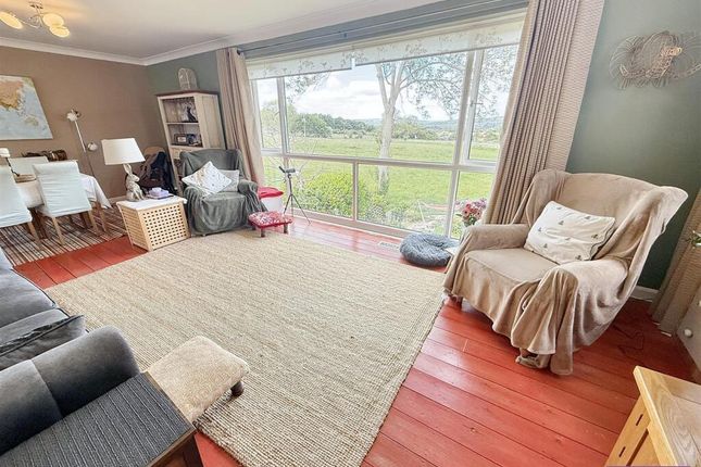 3 bed semi-detached house