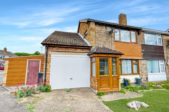 Birchen Grove, Luton, Bedfordshire... 3 bed semi
