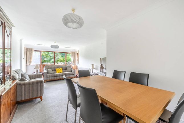 London Road, Stanmore, HA7 2 bed flat for sale