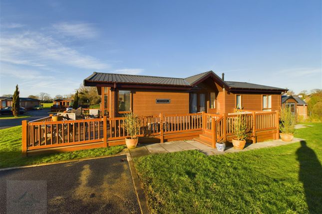 Luxury Lodge, Royal Vale, London... 2 bed property for sale