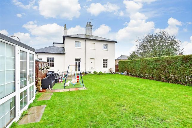 6 bed detached house