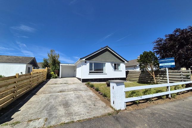 Barton Close, Helston TR13 3 bed detached bungalow for sale