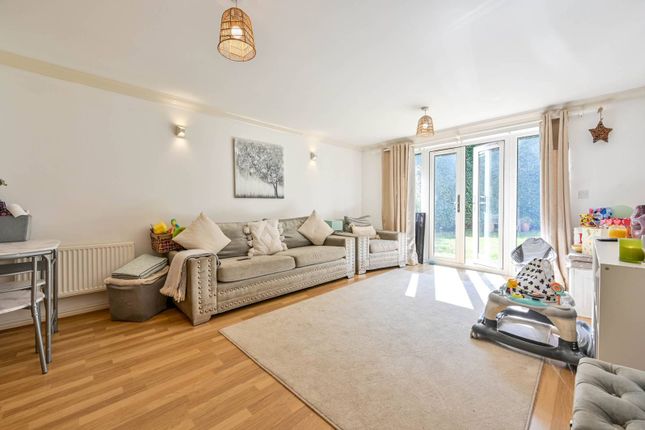 Kings Road, Haslemere, GU27... 2 bed flat for sale