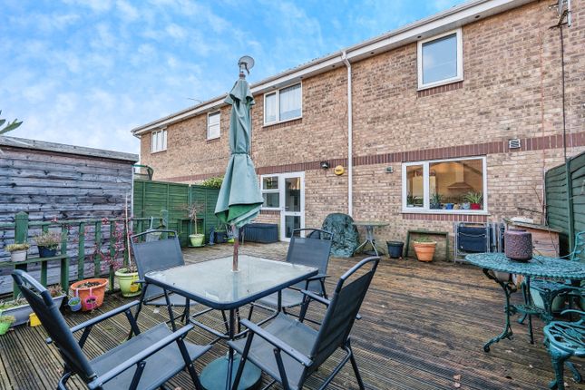 2 bedroom maisonette for sale