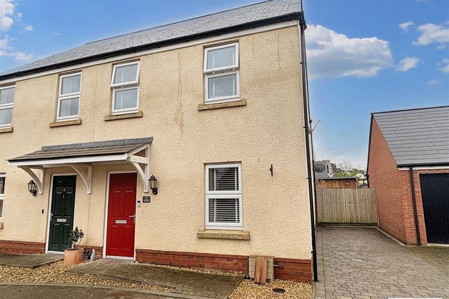 2 bedroom semi-detached house for sale