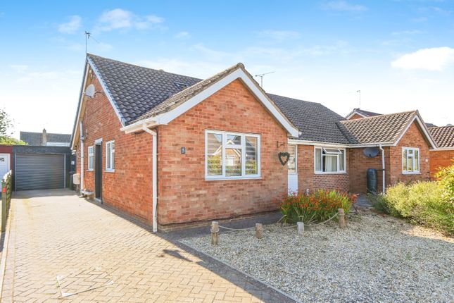 3 bed semi-detached bungalow