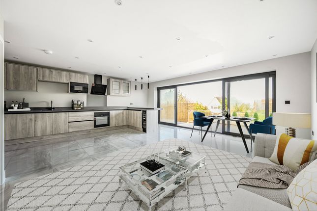 4 bed detached house