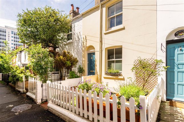 Frederick Gardens, Brighton BN1 2 bed terraced house for sale