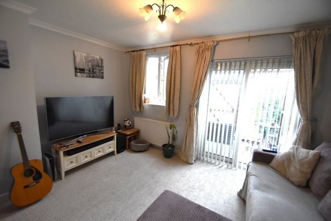West Street, Hampshire PO9 2 bed terraced house for sale