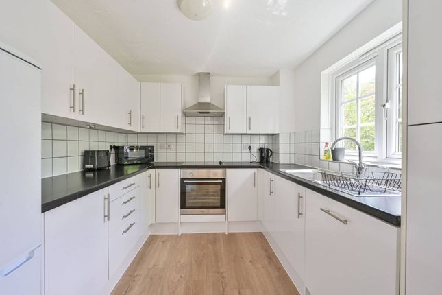 Selhurst Close, Wimbledon Common... 2 bed flat for sale