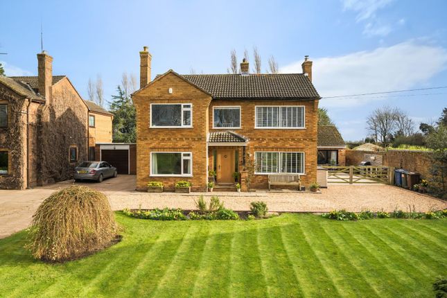 5 bed detached house