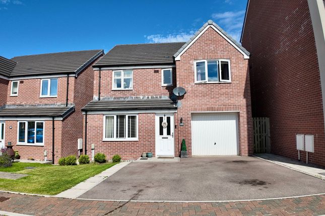 Cae'r Garreg, Oakdale, NP12 4 bed detached house for sale