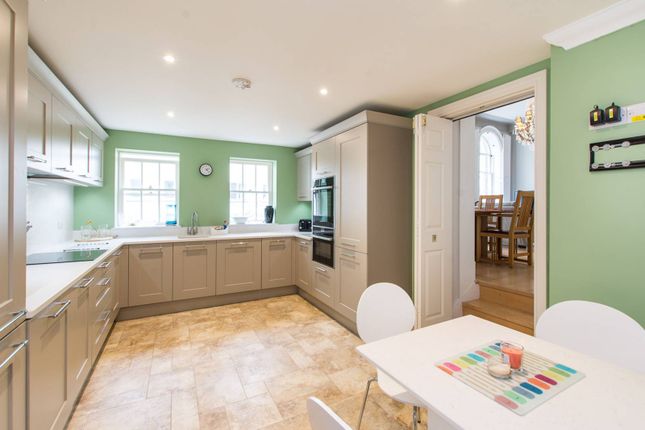 Kennington Lane, Kennington, London... 3 bed flat for sale