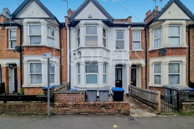 Oldfield Road, London, NW10 2 bed flat for sale