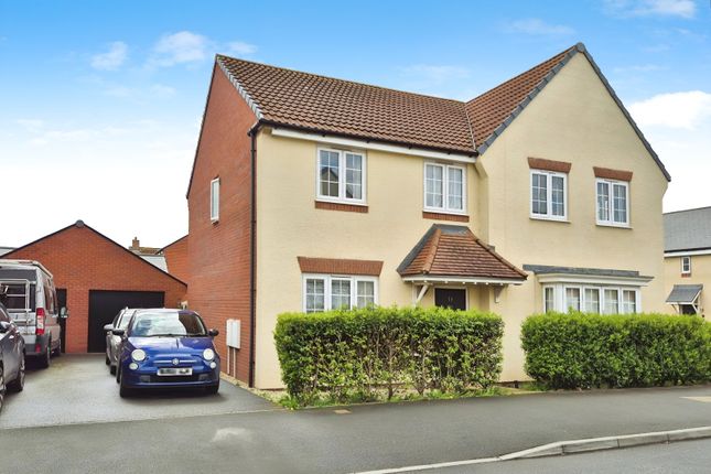 Wheatear Road, Bristol BS49 3 bed semi