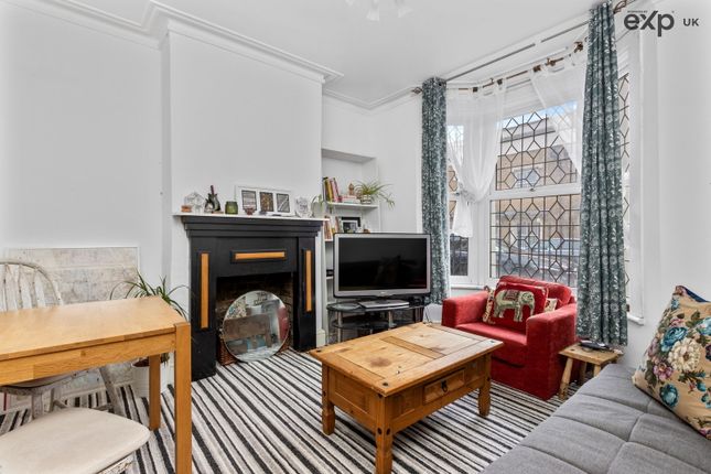 Arrow Road, London E3 4 bed terraced house for sale