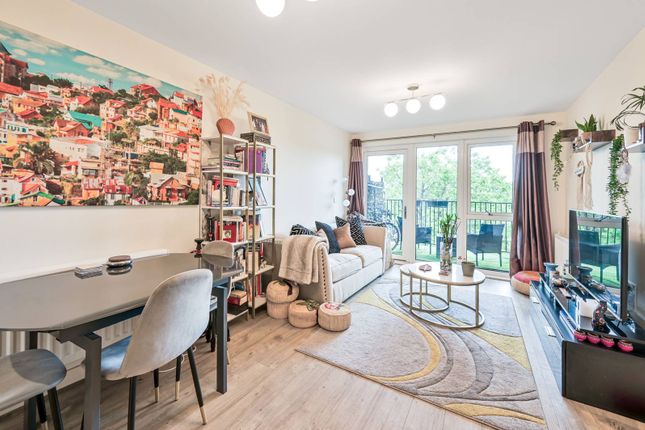 Omnibus House, Cricklewood, LONDON, NW2 2 bed flat for sale