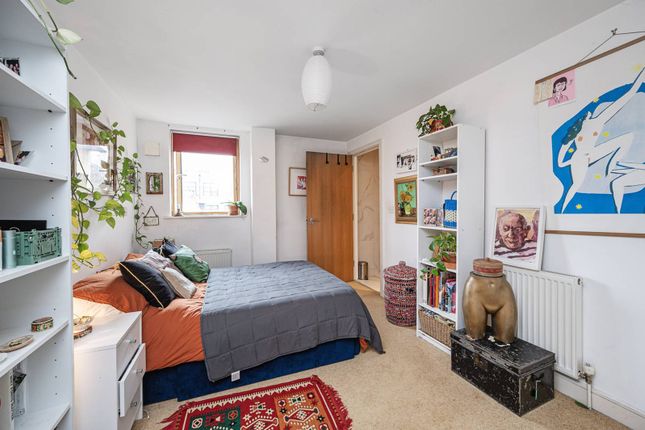 Wolverley Street, Bethnal Green... 2 bed flat for sale