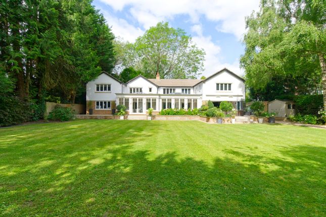 6 bed detached house