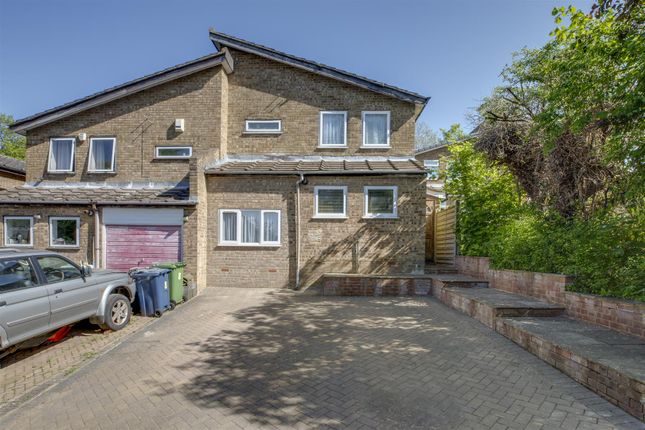 Elora Road, High Wycombe HP13 3 bed semi