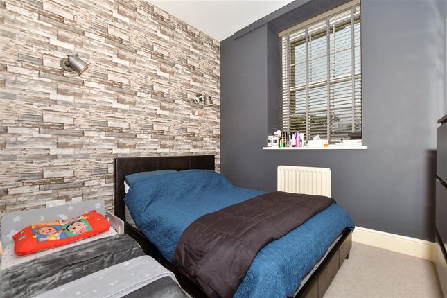 2 bed flat