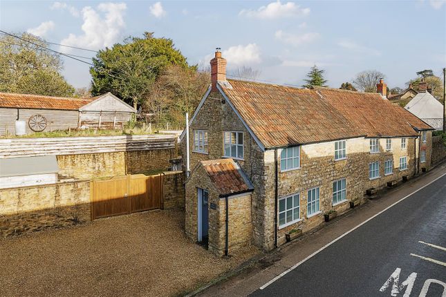 4 bed detached house