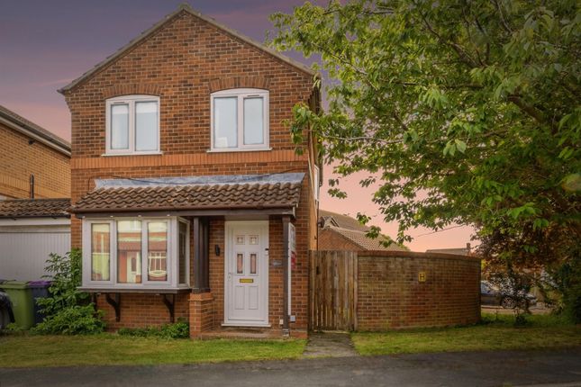 3 bedroom link detached house for sale