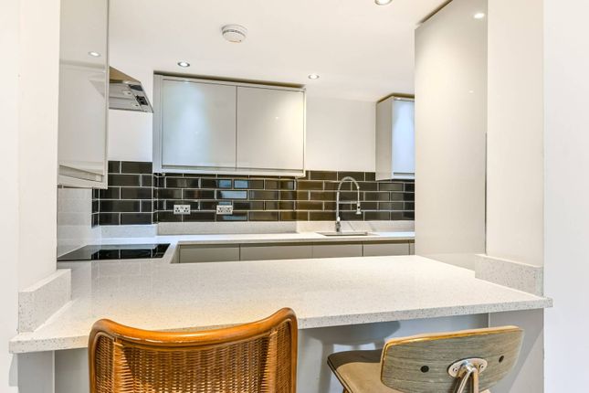 Colney Hatch, Muswell Hill, London, N10 2 bed flat for sale