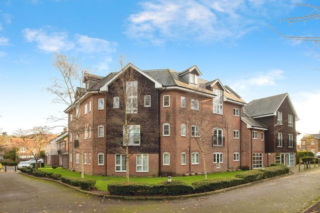 2 bedroom ground floor flat for sale