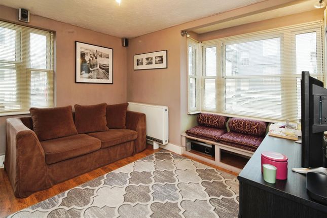 1 bedroom ground floor flat for sale