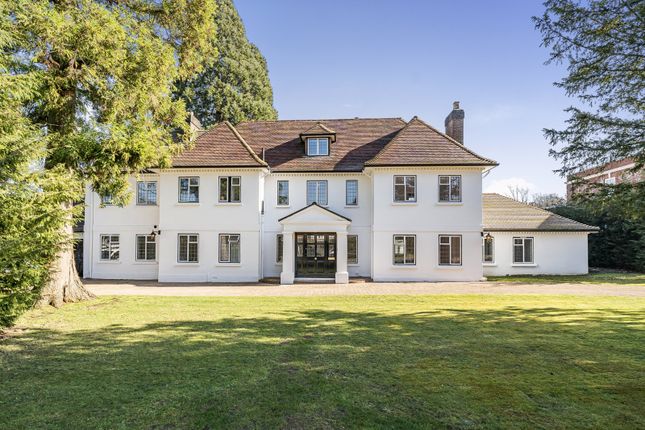 6 bed detached house