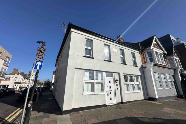 London Road, Essex SS0 1 bed flat for sale