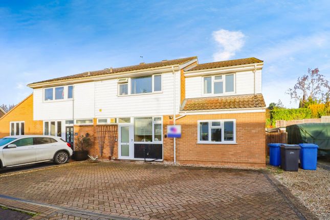 6 bedroom semi-detached house for sale