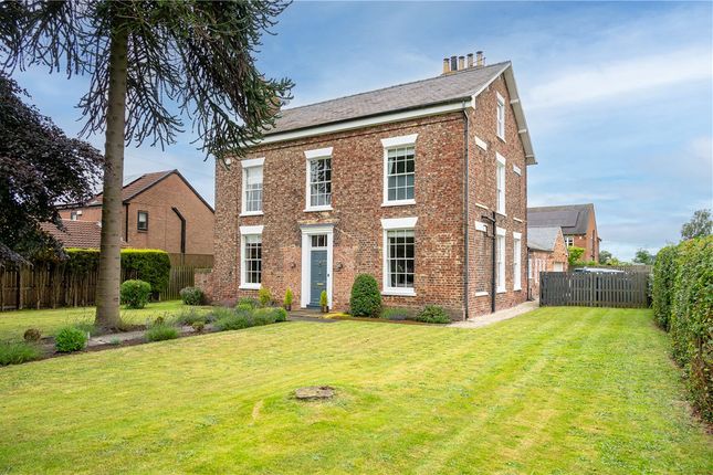 6 bed detached house
