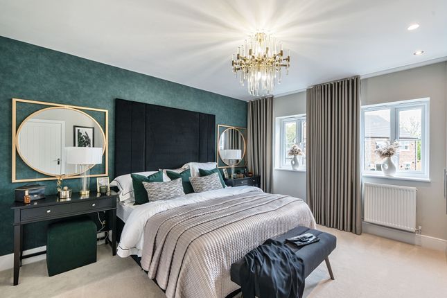 4 bed detached house