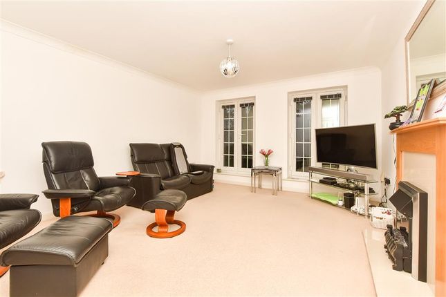 4 bed town house