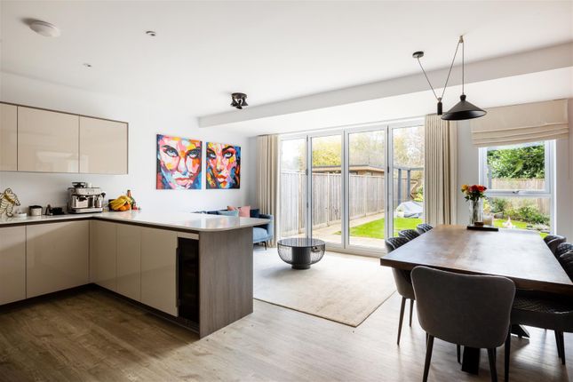 4 bed property