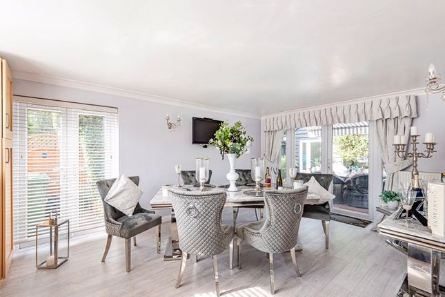 London Road, Thame OX9 4 bed detached house for sale