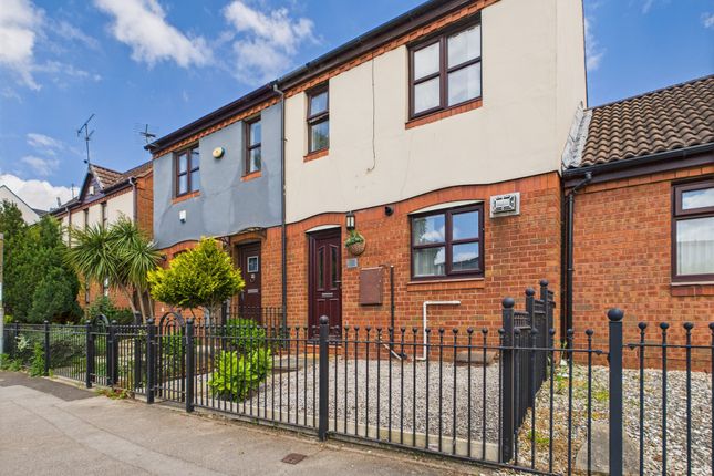Manor House Street, Hull Hu1 2DF 2 bed terraced house for sale