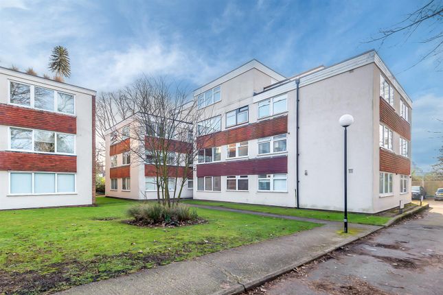 Studio flat for sale