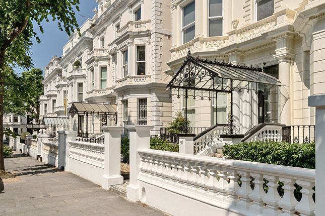 Holland Park, Holland Park, London, W11 3 bed flat for sale