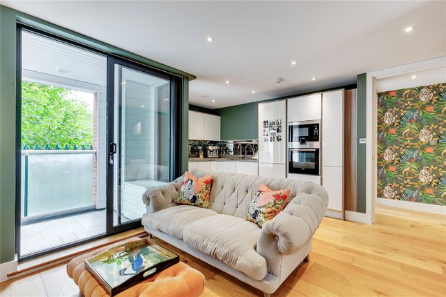 Edgeley Road, London SW4 1 bed flat for sale