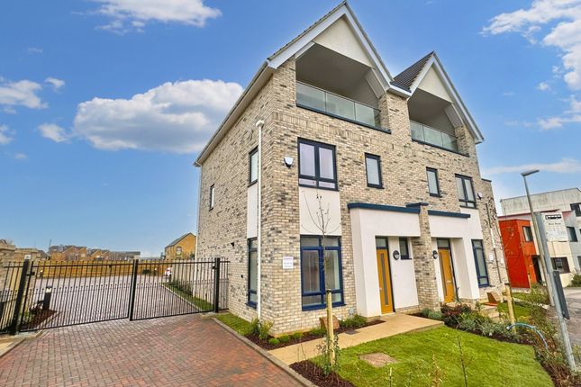 4 bedroom end of terrace house for sale