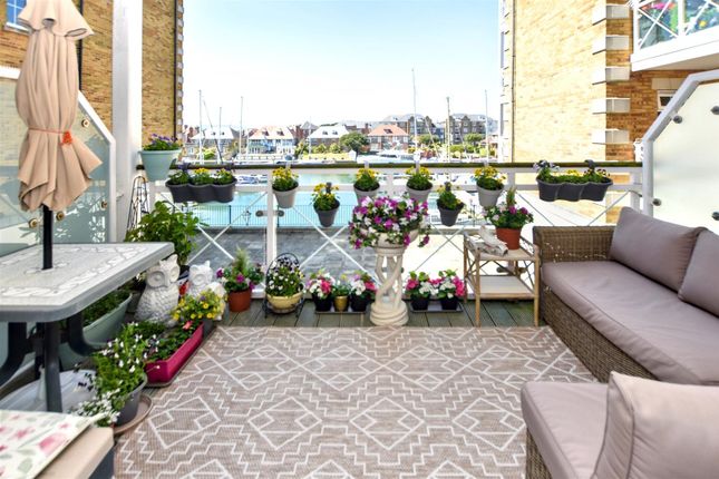 Golden Gate Way, Eastbourne 2 bed flat for sale
