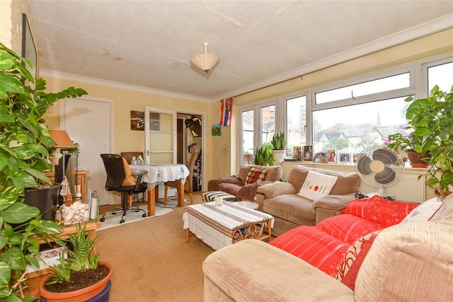 Crown Street, Brentwood, Essex 2 bed apartment for sale