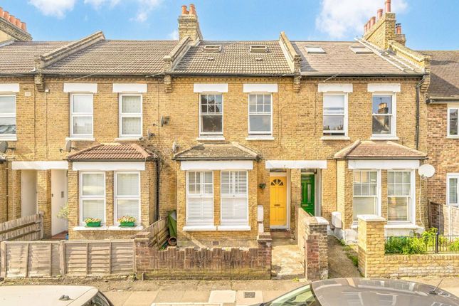 Russell Road, London SW19 2 bed maisonette for sale