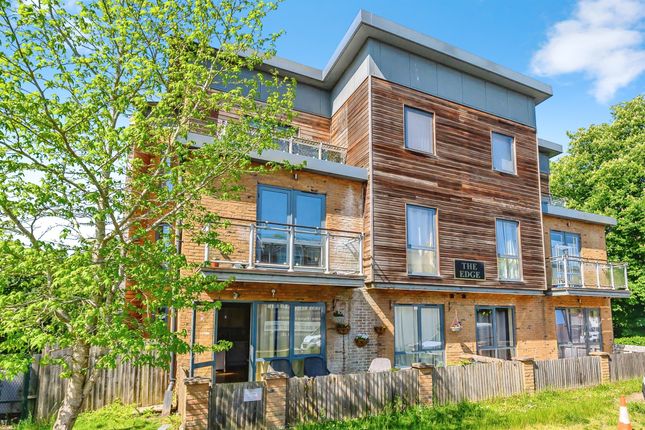 2 bedroom ground floor flat for sale