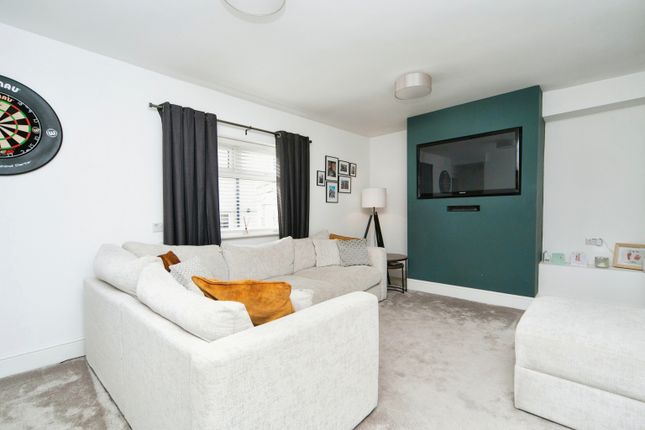 3 bed semi-detached house