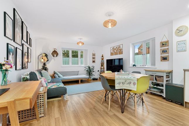 2 bedroom ground floor flat for sale