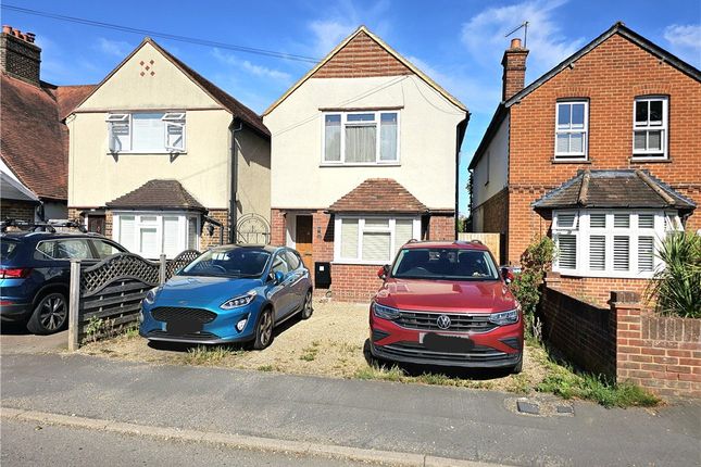 Loop Road, Woking, Surrey, GU22 1 bed apartment for sale